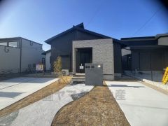 10年間の瑕疵保証が付いた安心の新築戸建。最新の設備で気持ちの良い新生活を送りませんか。