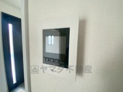 防犯性、セキュリティ対策に安心できるテレビモニター付きインターフォンです。セールスマン対策にもなり安心できます。