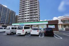 ファミリーマート　下大利一丁目