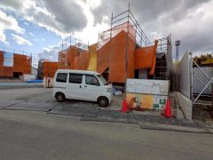 イオン穂波ショッピングセンターまで車で約4分（1.2ｋｍ）ゆめタウン飯塚まで車で約6分（1.9ｋｍ）お買い物に便利です＾＾