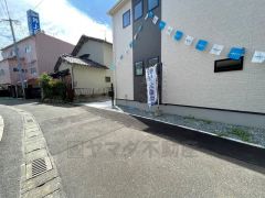前面道路は交通量も少なく、小さなお子様のいるご家庭も安心です＾＾