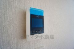 防犯性、セキュリティ対策に安心できるテレビモニター付きインターフォンです。セールスマン対策にもなり安心できます。