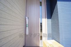 タッチキー採用の玄関。お買い物帰りで、両手がふさがってきても簡単に中に入れます＾＾