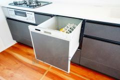 家事の時間が短縮できる食器洗浄乾燥機付。後片付けもラクラクです。