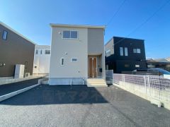 ＪＲ鹿児島本線「水城」駅まで徒歩約7分（450ｍ）＾＾西鉄天神大牟田線「下大利」駅まで徒歩約8分（600ｍ）＾＾