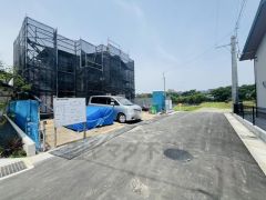 前面道路は東側に5ｍ。 スーパー・コンビニまで徒歩7分圏内＾＾ ＪＲ篠栗線「篠栗」駅まで徒歩4分のイコバス「久山」停で乗車16分＾＾