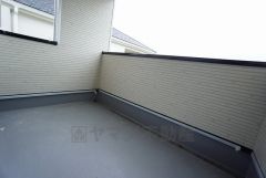 お洗濯物を干すスペースとしても十分な広さがあります。  お天気の良い日はお洗濯物がよく乾きそうな日当たり良好のバルコニー＾＾