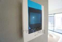 防犯性、セキュリティ対策に安心できるテレビモニター付きインターフォンです。セールスマン対策にもなり安心できます。