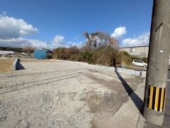 駐車スペースはゆとりある6台分を確保。マイカー用に、お客さま用に、余裕を持ってご利用いただけます。