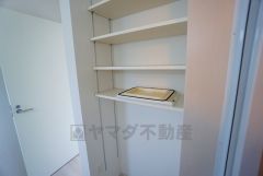 洗面室収納完備。