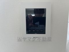 防犯性、セキュリティ対策に安心できるテレビモニター付きインターフォンです。セールスマン対策にもなり安心できます。