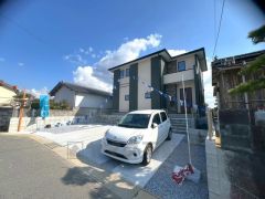 前面道路は公道北側約5.02ｍ。