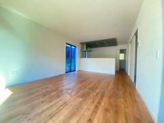 家族が集まる開放的なリビング。約18帖の大空間で毎日のお食事が楽しみです＾＾思い思いの時間を過ごしたり、家族みんなで食事をしたり、素敵な団らんの場になりますね。