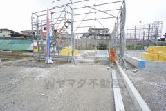 駐車スペースはゆとりある3台分を確保。マイカー用に、お客さま用に、余裕を持ってご利用いただけます。