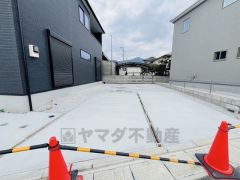 カースペース4台有り＾＾ ご夫婦で1台ずつと急な来客や友人なども余裕を持ってお停めできます＾＾