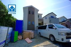 JR門松駅まで自転車で約10分。 コンビニまで徒歩8分。 敷地面積広々50坪。お庭付きで楽しみが広がります＾＾
