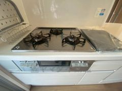3口コンロなので、効率よく調理ができます。毎日のお料理が楽しくなりますね。
