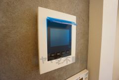 防犯性もばっちり、TVモニター付きインターフォン完備。大きなモニターで玄関先を確認できます。録画機能が付いているので不在時の訪問者も確認できて安心です^^