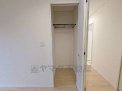 廊下収納。高さのある物もスッキリ収納できます＾＾