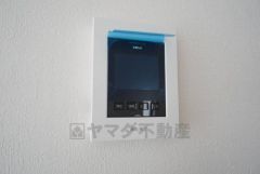 防犯性、セキュリティ対策に安心できるテレビモニター付きインターフォンです。セールスマン対策にもなり安心できます。