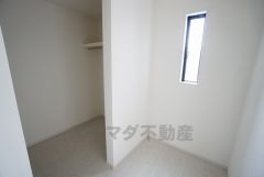 同仕様写真。ファミリークローク。季節の衣装や趣味の道具などの収納スペースとして活用出来ます。