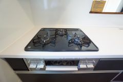 3口コンロなので、効率よくお料理が楽しめます。毎日のお料理も楽しくなりますね＾＾