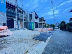 前面道路は南西側約4.6ｍ。交通量が少なく小さなお子様がいるご家庭でも安心です＾＾ 西鉄バス「南ケ丘四ツ角」停まで徒歩4分＾＾