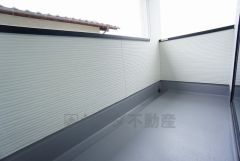 陽当たりの良いバルコニーです。お洗濯やお布団干しはもちろん、日光浴スペースにも。