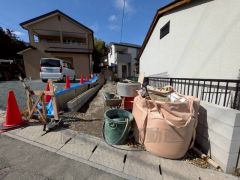 駐車スペースはゆとりある2台分を確保。マイカー用に、お客さま用に、余裕を持ってご利用いただけます。