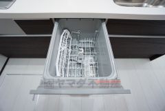 家事の時間が短縮できる食器洗浄乾燥機付。後片付けもラクラクです。