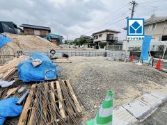 西鉄バス南山手入口徒歩3分。並列駐車3台＾＾イオン大野城ショッピングセンターまで車で約17分（5.3ｋｍ）