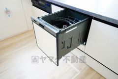 家事の時間が短縮できる食器洗浄乾燥機付。後片付けもラクラクです。