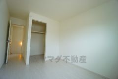 全居室に収納完備。下段を引き出し収納にするなど、空いたスペースを有効活用すれば収納力がグッと高まります。常に整理整頓されたお部屋は気持ちがいいです＾＾