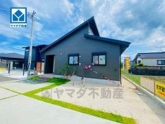 コミュニティバス「桂川町役場」停徒歩2分＾＾コンビニまで徒歩5分、スーパーまで9分＾＾