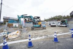 カースペースは停めやすい並列駐車2台付き。