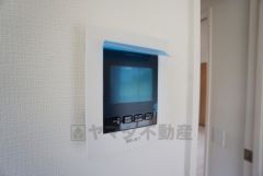 防犯性、セキュリティ対策に安心できるテレビモニター付きインターフォンです。セールスマン対策にもなり安心できます。