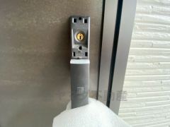 かざすだけで開閉できる、タッチキー採用の玄関。お買い物帰りで、両手がふさがってきても簡単に中に入れます＾＾