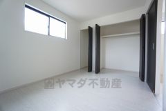 全居室に収納完備。下段を引き出し収納にするなど、空いたスペースを有効活用すれば収納力がグッと高まります。常に整理整頓されたお部屋は気持ちがいいです＾＾