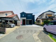 前面道路含む現地写真。