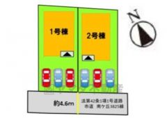 1号棟。カースペースは停めやすい並列駐車3台付き。