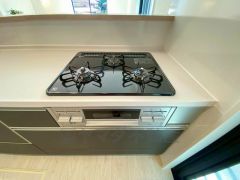 3口コンロなので、効率よくお料理が楽しめます。毎日のお料理も楽しくなりますね＾＾