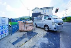 カースペースは停めやすい並列駐車3台駐車できます＾＾ 前面道路は6ｍ以上と駐車がスムーズにできます＾＾