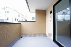 陽当たりの良いバルコニーです。お洗濯やお布団干しはもちろん、日光浴スペースにも。