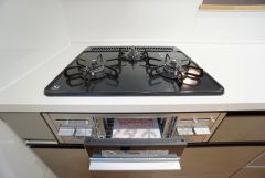 3口コンロなので、効率よくお料理が楽しめます。毎日のお料理も楽しくなりますね＾＾