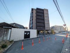 イオン福岡東ショッピングセンターまで徒歩11分。車で約3分（850ｍ）