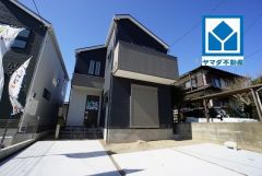 西鉄バス「小野里団地入口」停まで徒歩4分。スーパーまで徒歩9分。カウンター付きのユーティリティー有り。