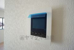 防犯性、セキュリティ対策に安心できるテレビモニター付きインターフォンです。セールスマン対策にもなり安心できます。