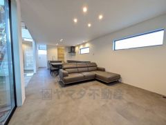 家族が集まる開放的なリビング。毎日のお食事が楽しみです＾＾思い思いの時間を過ごしたり、家族みんなで食事をしたり、素敵な団らんの場になりますね。