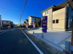 前面道路は広々6.5ｍと駐車がスムーズにできます＾＾