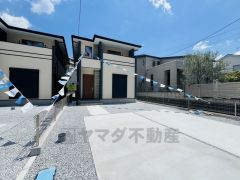 カースペースは並列停めやすい並列駐車2台。